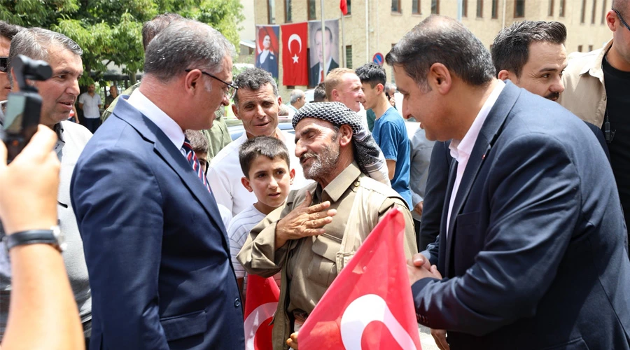 Van Valisi Balcı