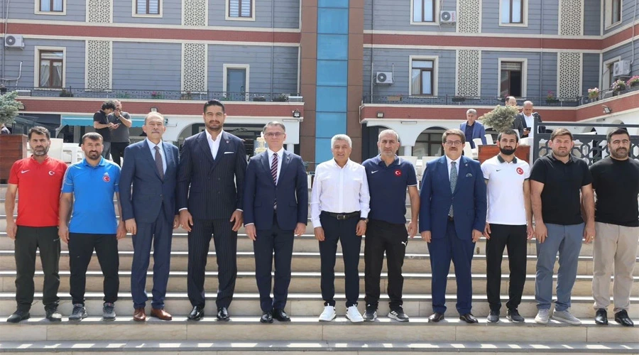 Van Güreşine Bahar Geliyor: Yeni Eğitim Merkezi Şampiyonları Besleyecek