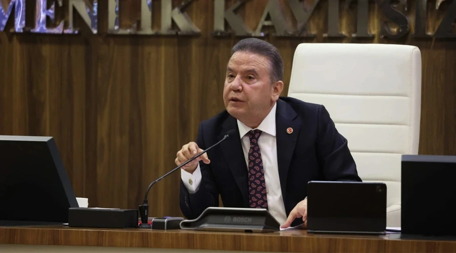 Antalya Büyükşehir Belediye Başkanı Böcek Görevden Uzaklaştırıldı: Rüşvet İddiaları Soruşturmayı Tetikledi