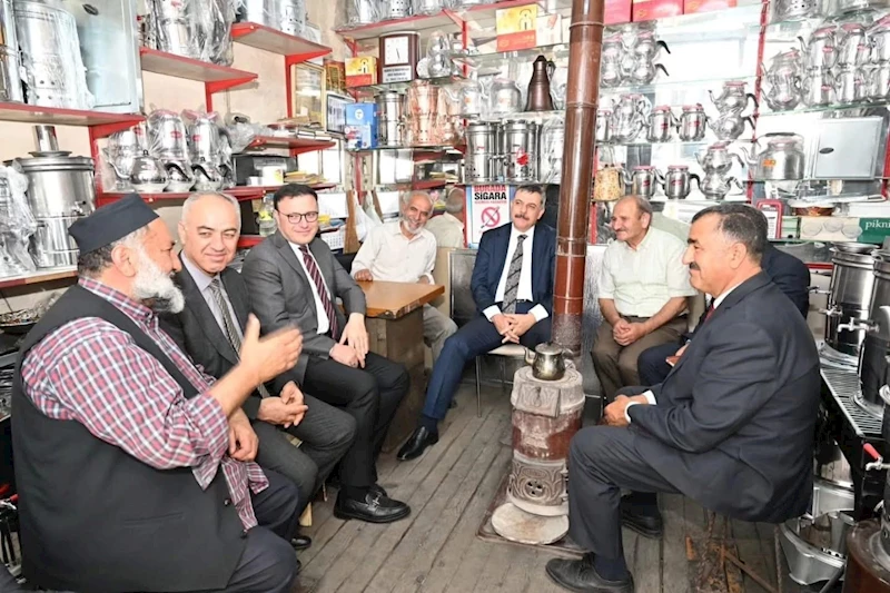 Vali Çiftçi, Kavaflar çarşısı esnafını ziyaret etti
