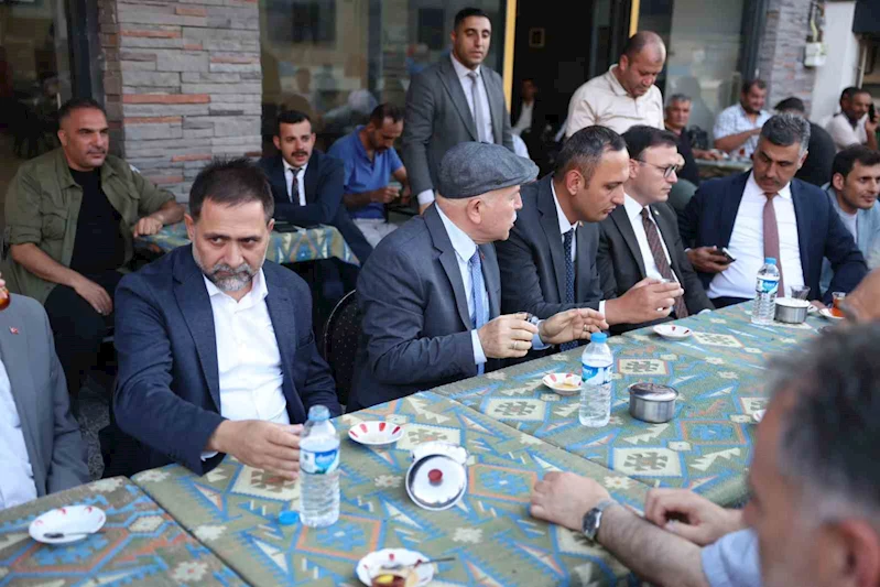 Sekmen ve Uçar saha gezisinde
