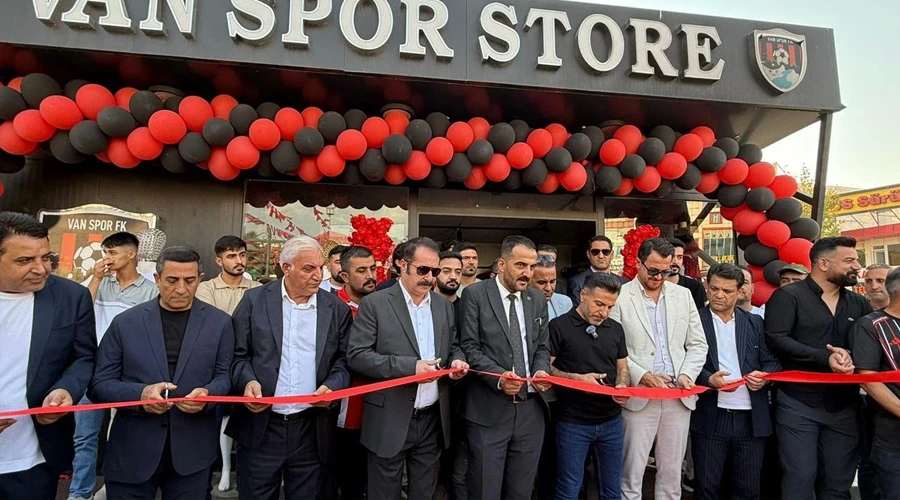Vanspor Yeni Sezon Formalarıyla Taraftara Seslendi!