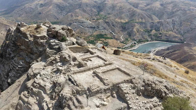 Palu Kalesi kazılarında yerleşim izleri ortaya çıktı
