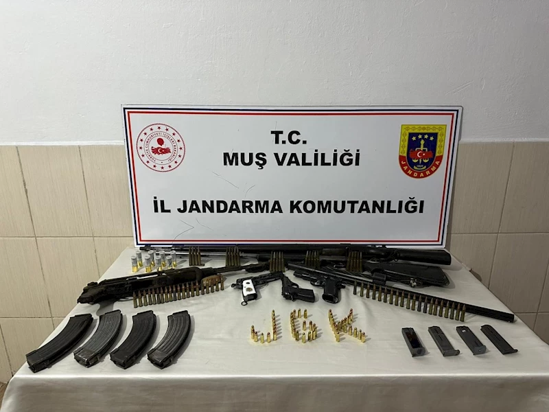 Bulanık’ta çok sayıda silah ve mühimmat ele geçirildi
