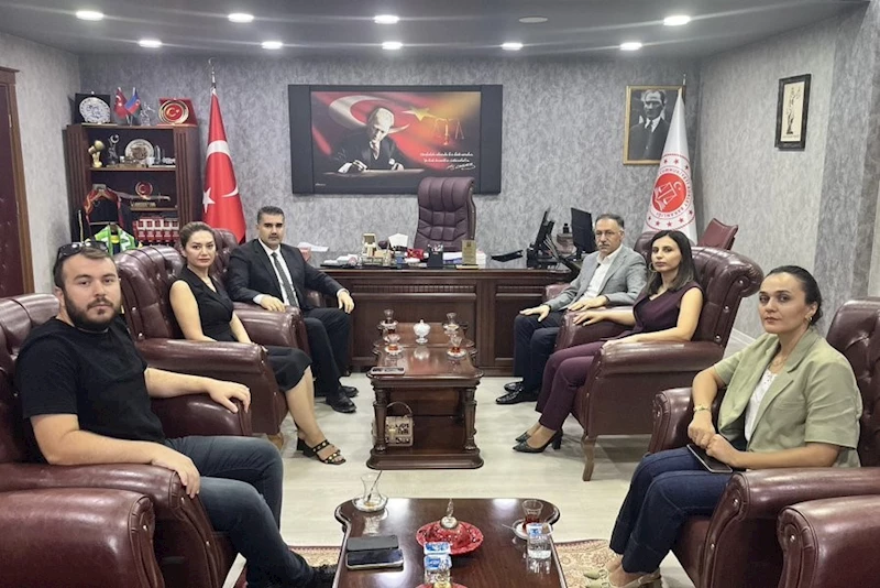 Iğdır Barosu yönetimi Başsavcı Dede’yi ziyaret etti
