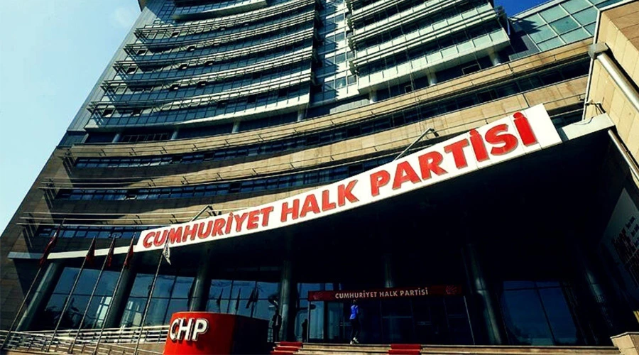 CHP'de Kurultay Krizi Ankara'da Mahkemeye Taşınıyor: Mutlak Butlan, Çağrı Heyeti ve Erteleme Senaryoları Masada