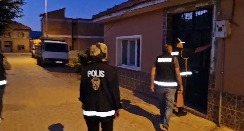 Iğdır merkezli dolandırıcılık operasyonu: 4 gözaltı
