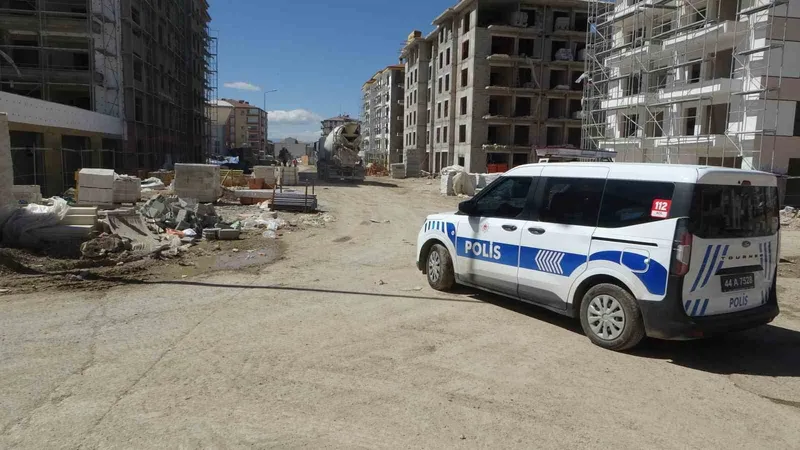 Malatya’da şantiyede iskele çöktü: 1 yaralı
