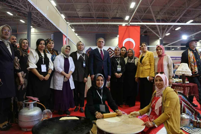 Van Büyükşehir Belediyesi 3. Van Gurme ve Gastronomi Fuarı’nda yöresel lezzetleri tanıtıyor