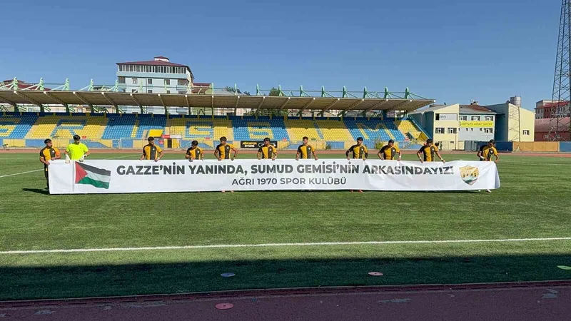 Ağrı 1970 Spor’dan Filistin’e destek pankartı
