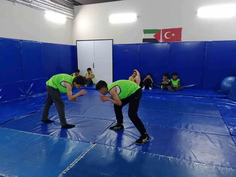 Hasköy'deki Güreş Kursunda Genç Sporcular Gelecek İçin Ter Döküyor