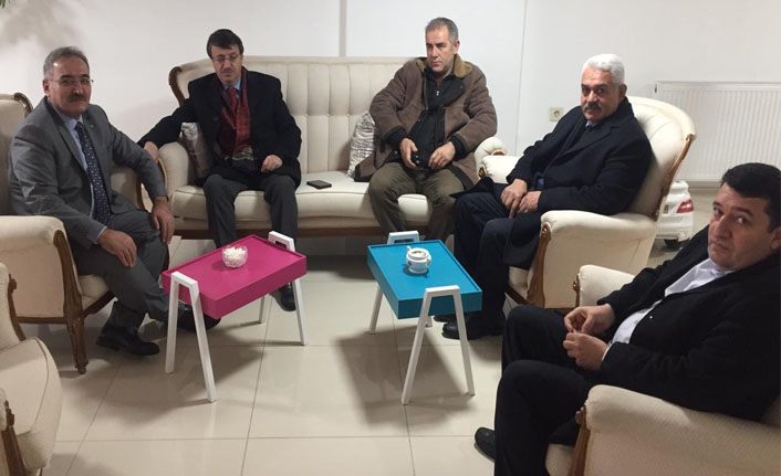 AK Parti Van İl Başkanı Türkmenoğlu eski ilçe başkanlarını ziyaret etti