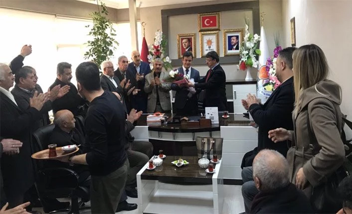 AK Parti Van İl Başkanı Türkmenoğlu Tuşba İlçe Başkanı Başdinç’i ziyaret etti