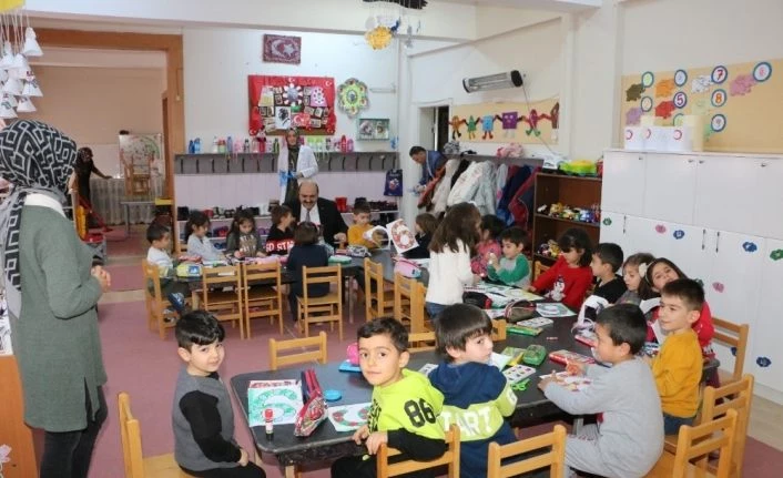 Anaokulu öğrencilerine Başkan Orhan sürprizi