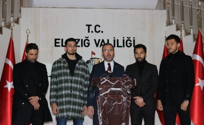 Bakan Kasapoğlu ve milli futbolcular destek için Elazığ’da