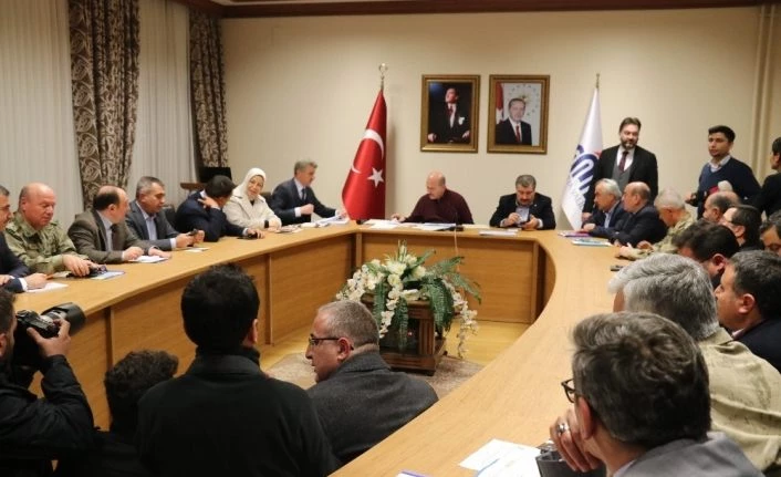 Bakan Soylu ve Bakan Koca’dan deprem değerlendirmesi