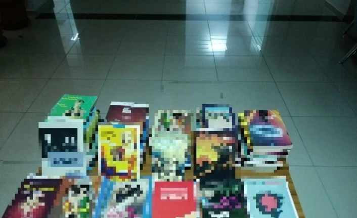 Bandrolsuz kitaplara el konuldu