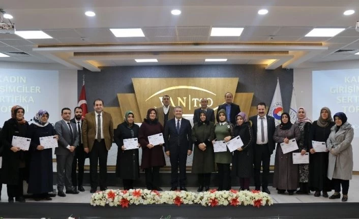 Başkan Takva: “Ekonomide ‘bizde varız’ demelisiniz”