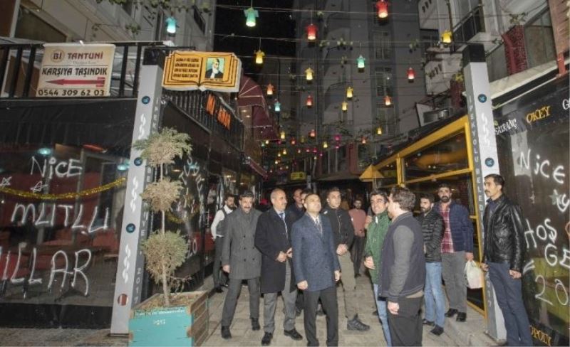 İpekyolu Belediye Başkan Vekili Aslan Kültür Sokak’taki esnafla buluştu