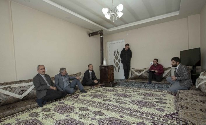 İpekyolu Belediye Başkan Vekili Aslan’dan şehit ailelerine ziyaret