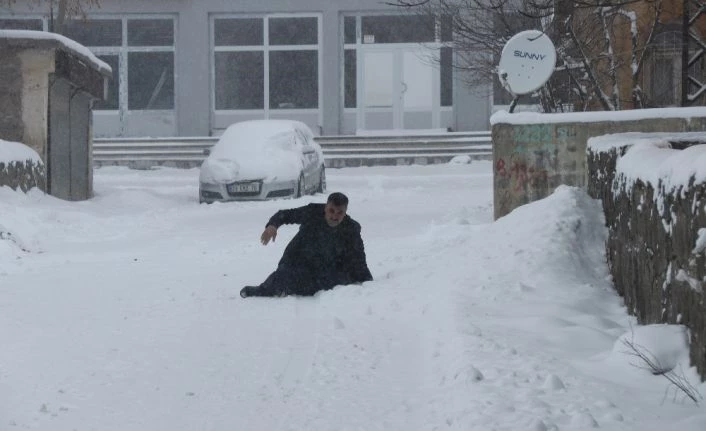 Bitlis’te 257 köy yolu ulaşıma kapandı