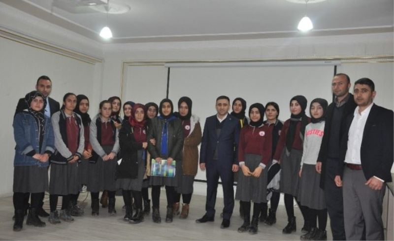 Bulanık’ta ‘Erken Yaşta Evlilik ve Madde Bağımlılığıyla Mücadele’ semineri
