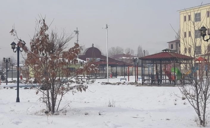 Çaldıran’daki park kamerayla izlenilecek
