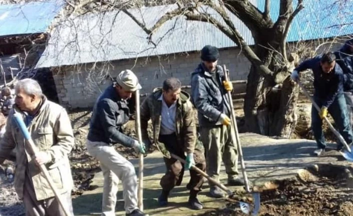 Derecik’teki 70 yıllık su değirmeni yeniden onarılıyor