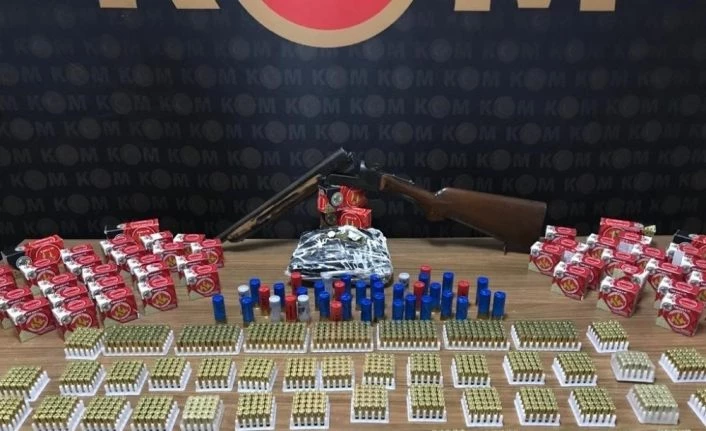 Diş muayenesinde, silahlar ve uyuşturucu ele geçirildi