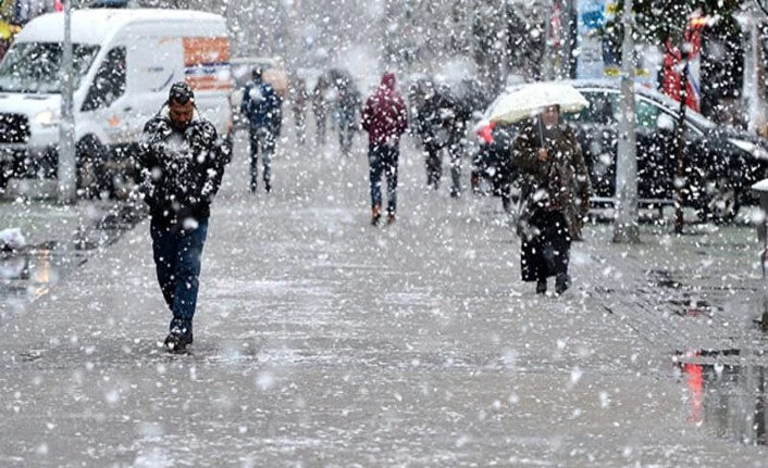 Doğu Anadolu'da üç ilde 130 yerleşim birimine ulaşım sağlanamıyor