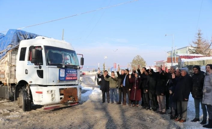 Edremit Belediyesinin ikinci yardım tırı yola çıktı