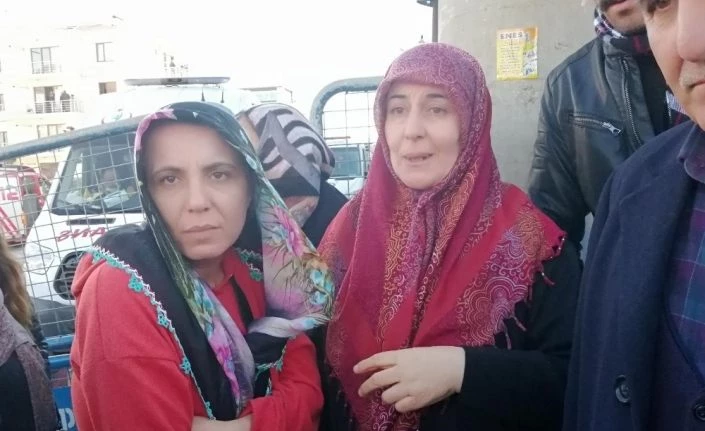 Enkazında sağ olarak çıkan Şahin ailesi: "Binada daha önceki depremlerde çatlaklar oluştu"
