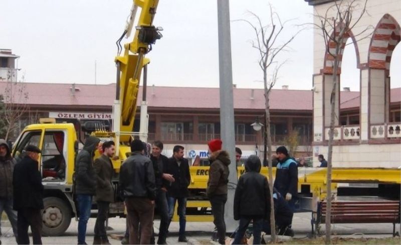 Erciş Selçuklu Çarşısı aydınlatılıyor