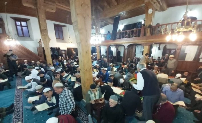 Erzurum’un 500 yıllık geleneği için camiler adeta dolup taştı