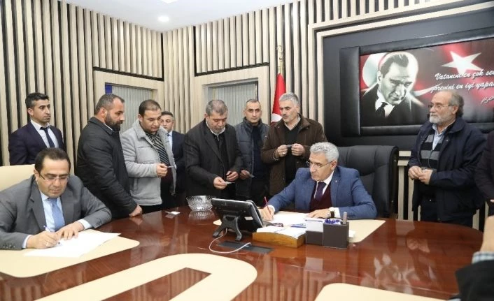 Esnaflara geçici konteyner dükkanlar oluşturuldu