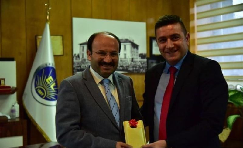 ETÜ Rektörü Çakmak Erzurum Lisesini ziyaret etti