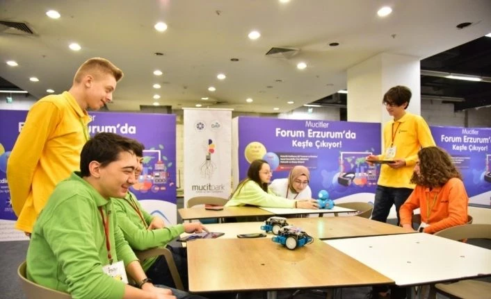 ETÜ Rektörü Çakmak, minik mucitlerle sohbet etti