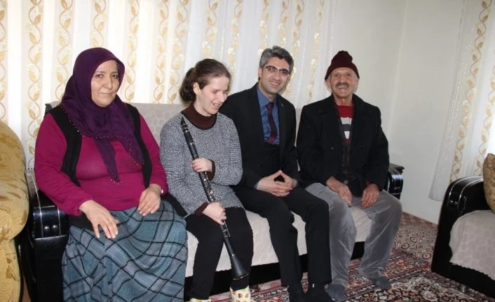Görme engelli Zeynep’in klarnet sevinci