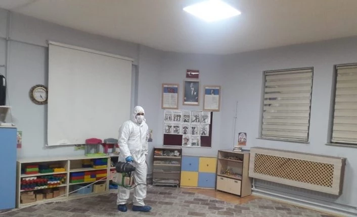 Hakkari’deki anaokulunda dezenfekte yapıldı