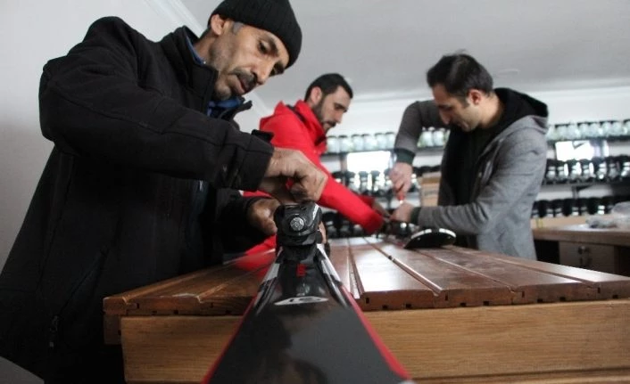 Kar yağışının geç geldiği Elazığ’da kayak merkezi sezona hazırlanıyor