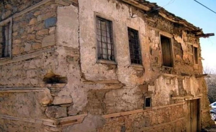 Kemal Sunal'ın doğduğu ev de depremde yıkıldı