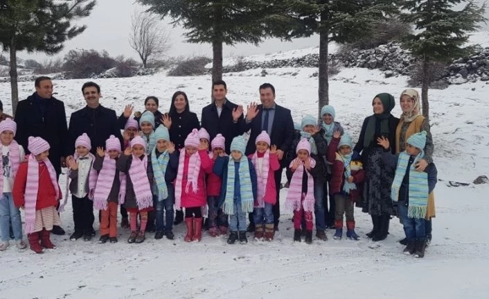‘Minik Yürekleri Isıtma Projesi’  ısıttı