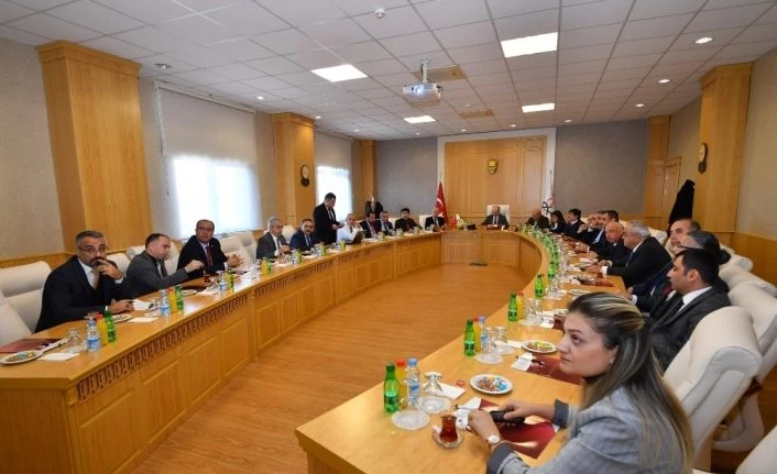Rektör Yardım, Doğu Akdeniz ve Enerji Stratejileri Konferansına katıldı