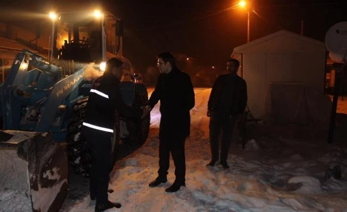 Saray ilçesinde karla mücadele çalışması