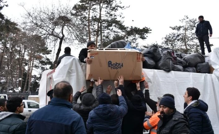 Tatvan Belediyesi depremzedeler için yardım kampanyası başlattı