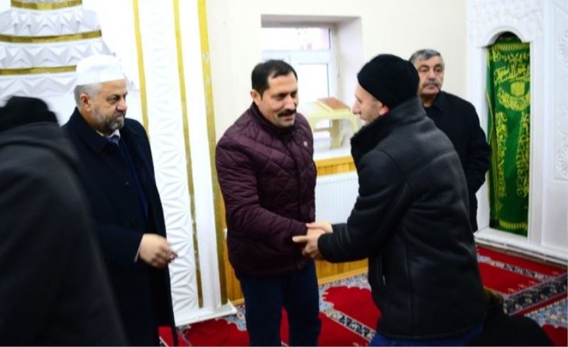 Vali Mustafa Masatlı sabah namazında vatandaşlarla buluşmasını sürdürdü