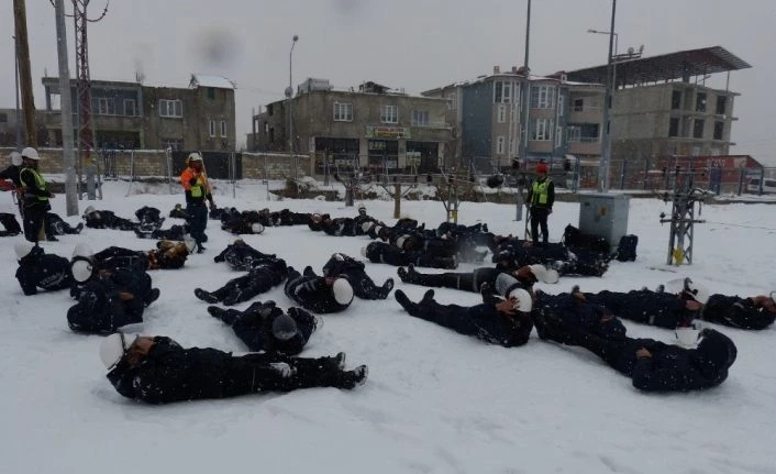 VEDAŞ ekibine komando eğitimi