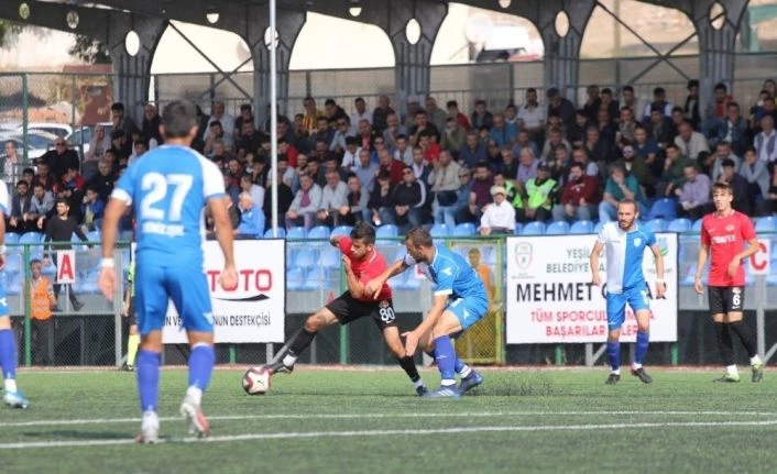 Yeşilyurt Belediyespor’dan öğrencilere karne hediyesi