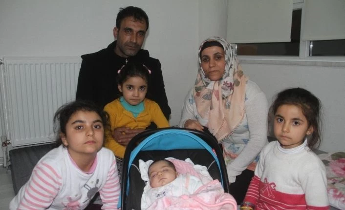 2 aylık depremzede bebek ailesiyle anaokuluna yerleşti