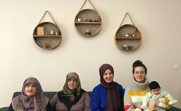 81 yaşında torununun torununu gördü